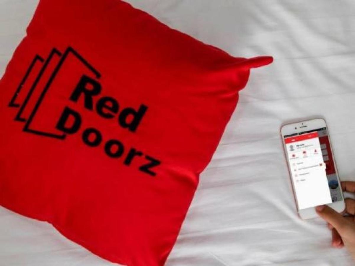 Reddoorz Premium Near Sleman City Hall Yogyakarta Exterior photo